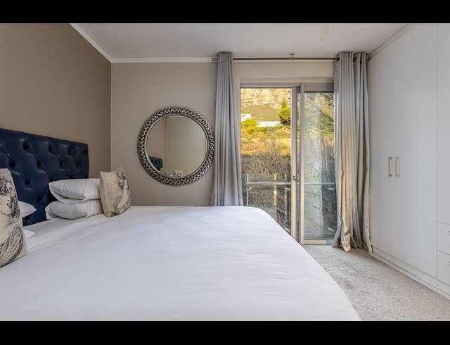 3 BEDROOM APARTMENT TO LET IN CAMPS BAY